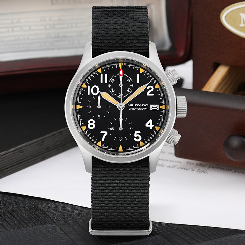 Reloj cronógrafo de cuarzo Militado Retro VK67 con 3 esferas